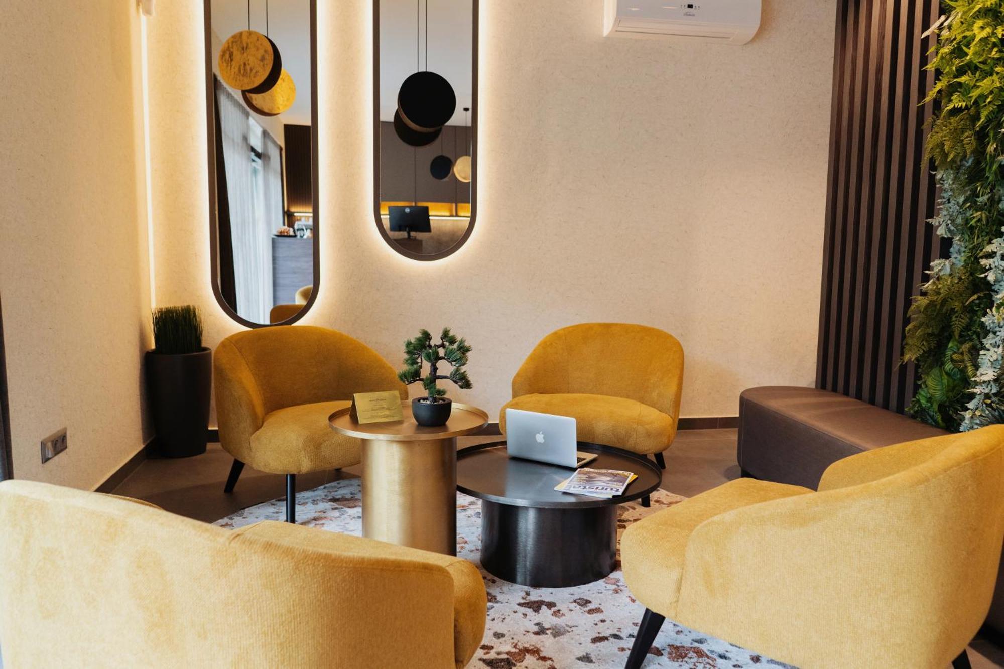 Riva Boutique Hotel 塞格德 外观 照片