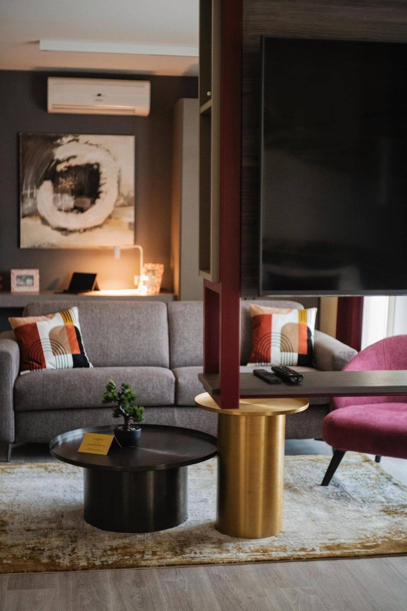Riva Boutique Hotel 塞格德 外观 照片