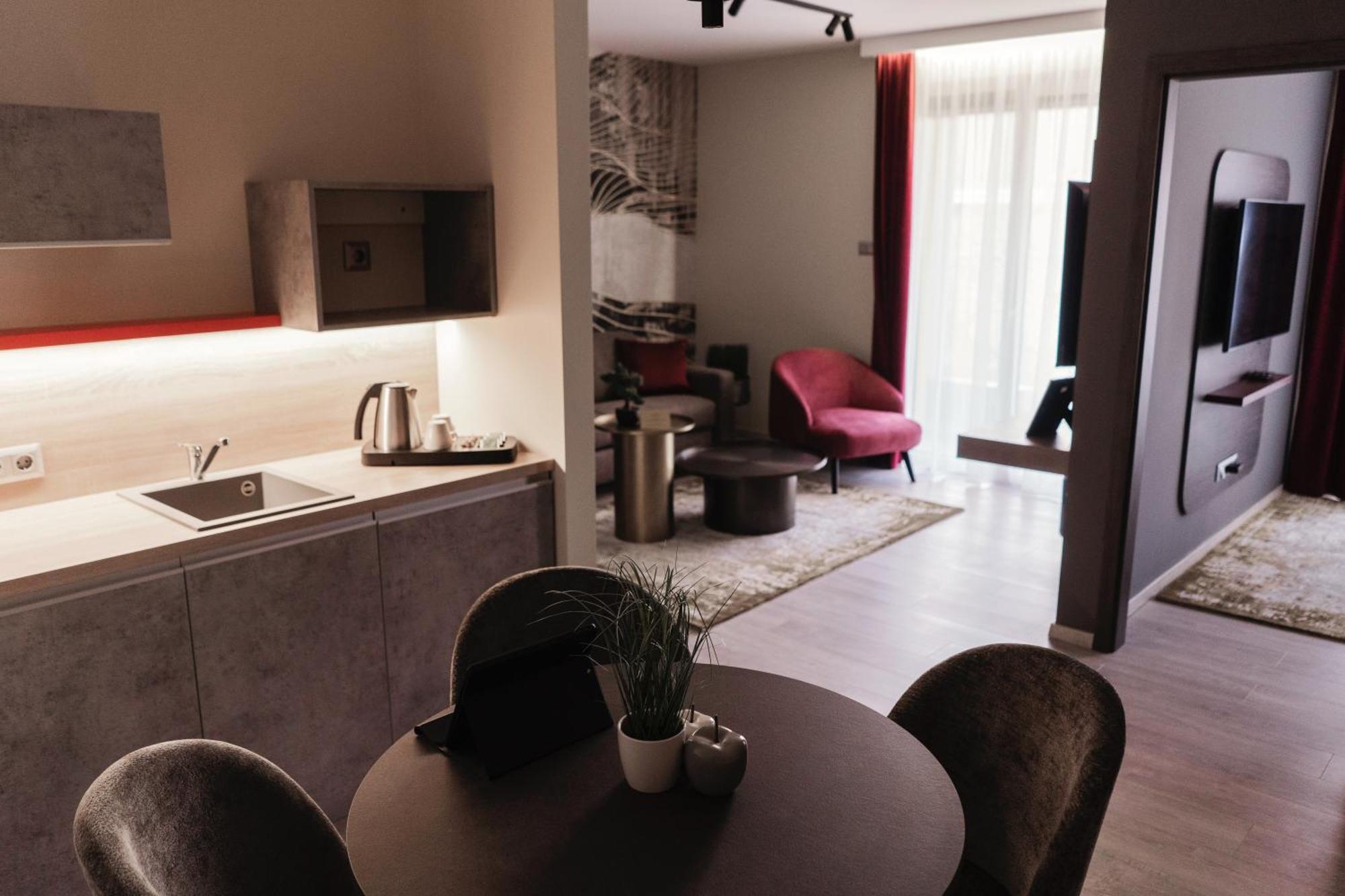 Riva Boutique Hotel 塞格德 外观 照片